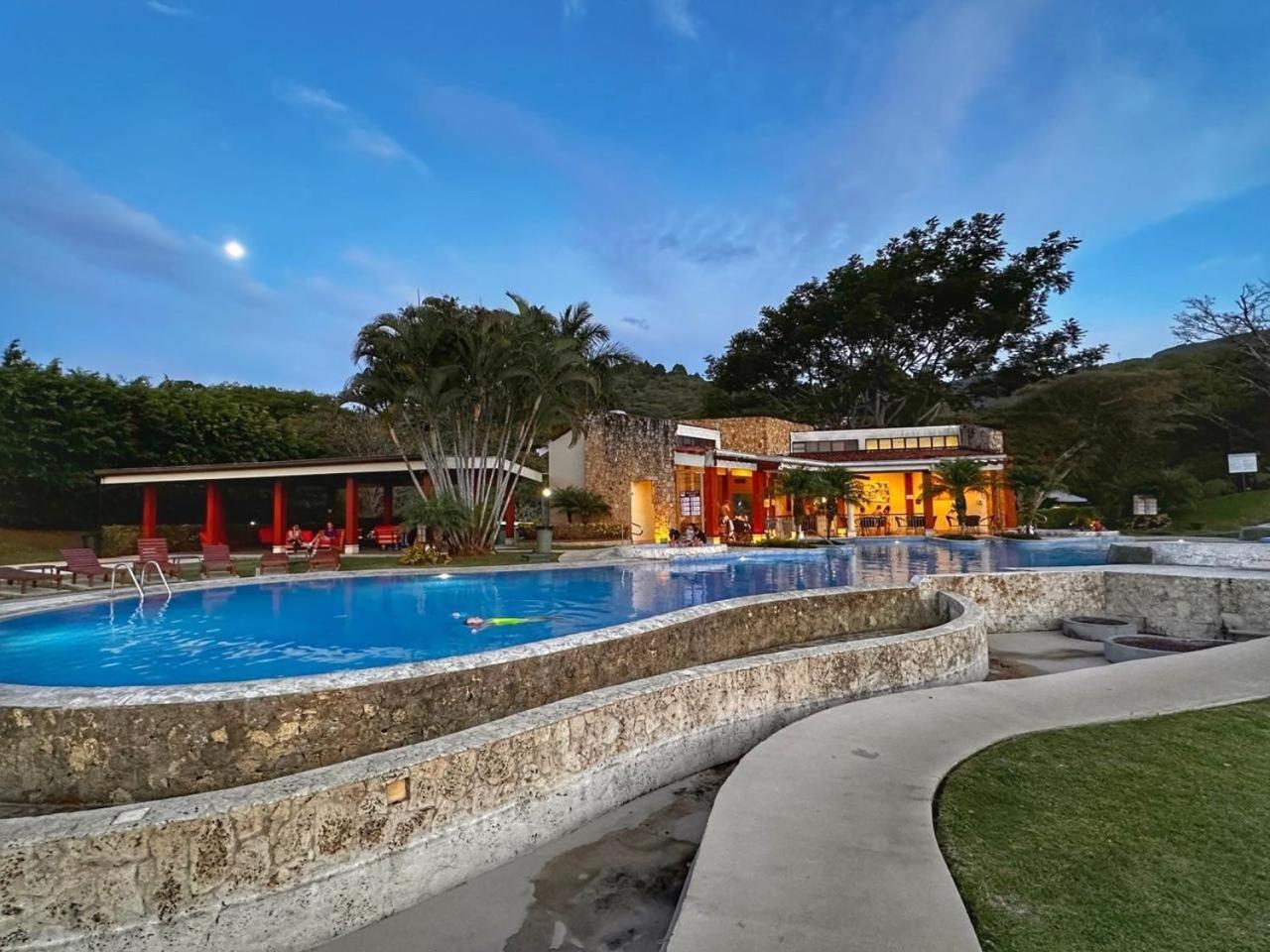 Cr Mariposa Rentals Comfortable Penthouse, Ac, Pool, Gym, Tennis Santa Ana  Esterno foto