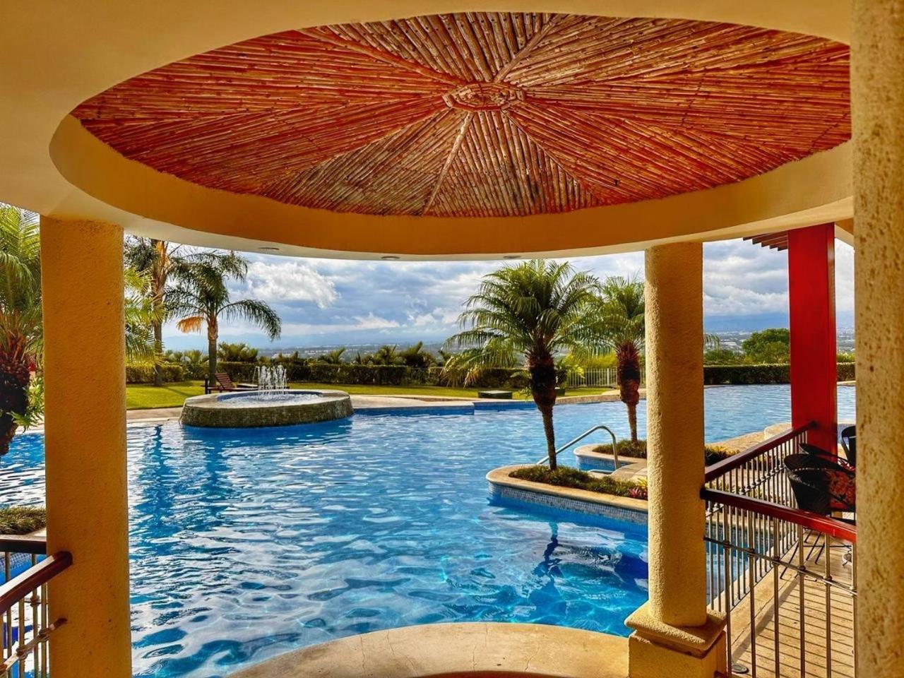 Cr Mariposa Rentals Comfortable Penthouse, Ac, Pool, Gym, Tennis Santa Ana  Esterno foto